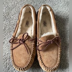 UGG Womens Dakota Slipper